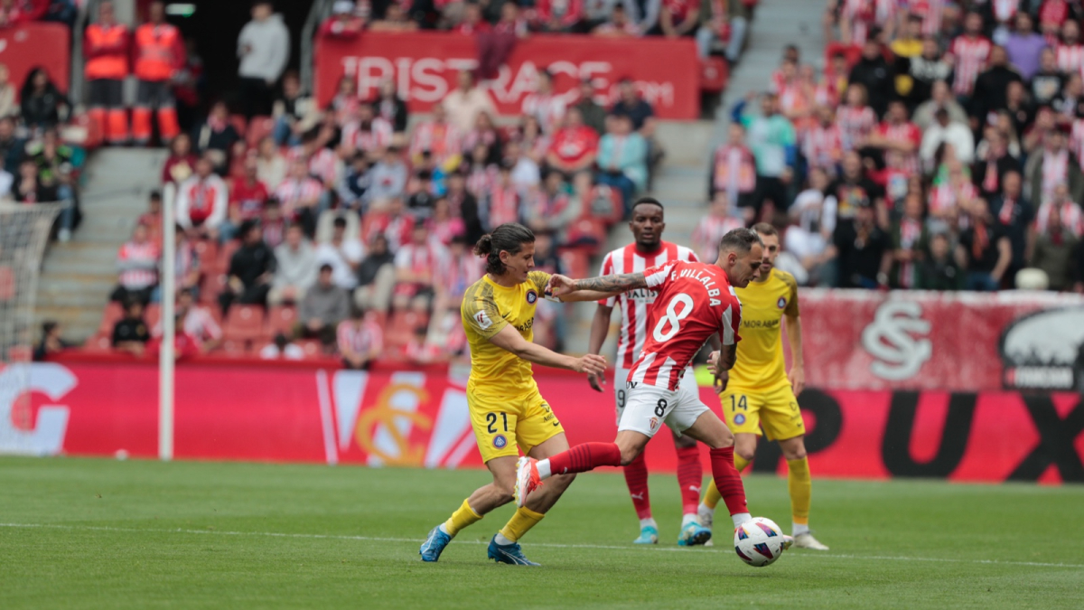 Un instant del partit celebrat aquesta tarda.