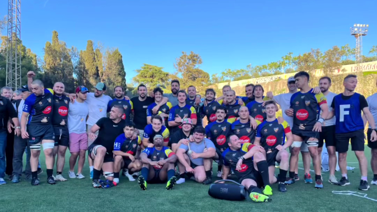 Els jugadors tricolors celebren l’ascens.