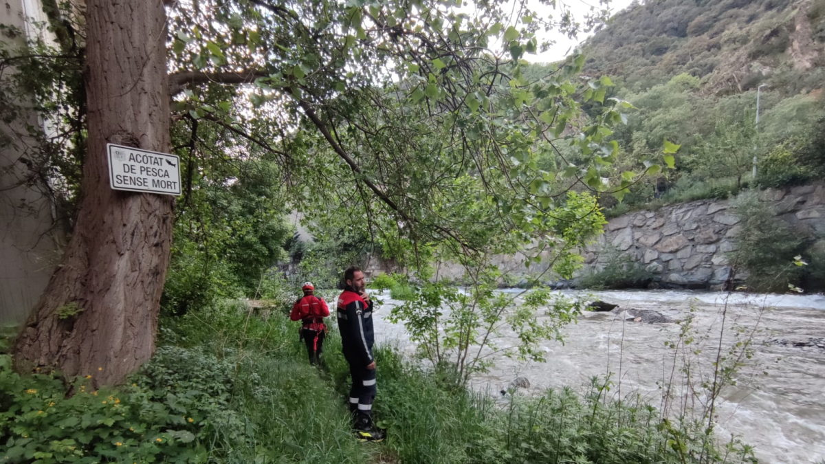 Recerca del treballador caigut al riu