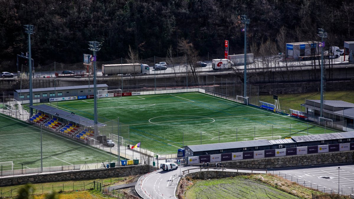Els camps d'entrenament de la federació de futbol, on s'havia de jugar el partit