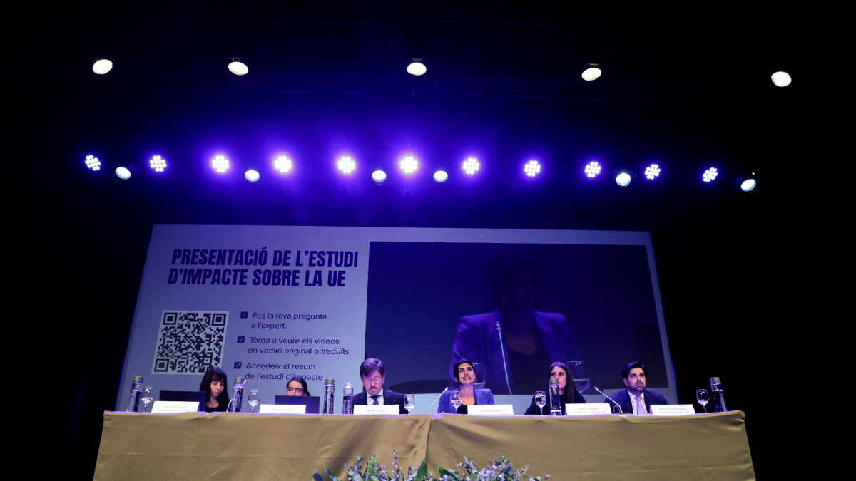 Lebret en l’acte públic de presentació de l’informe Gide, el 25 de març.