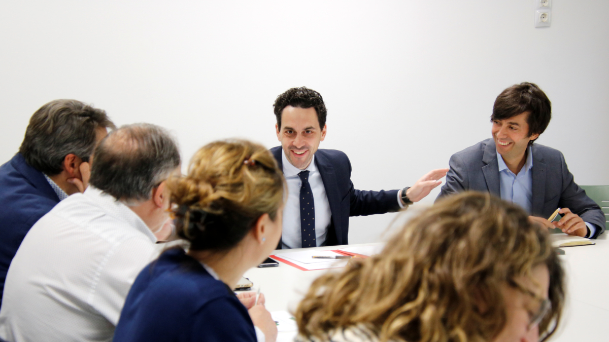 El ministre Guillem Casal i el cònsol Sergi González, ahir.