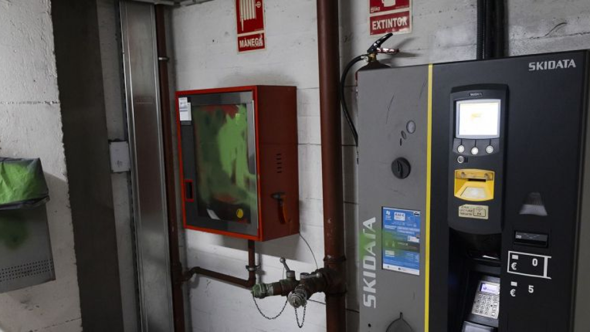 Pintades al pàrquing de Prat de la Creu