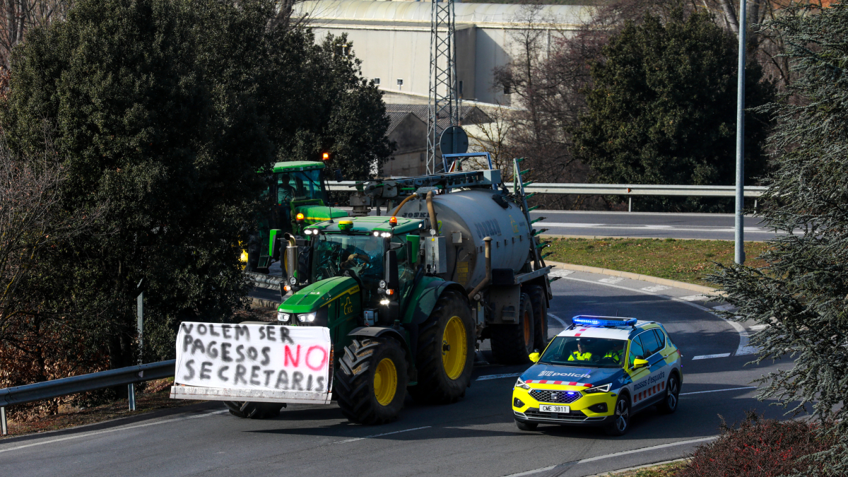 Concentració de la pagesia en una carretera.