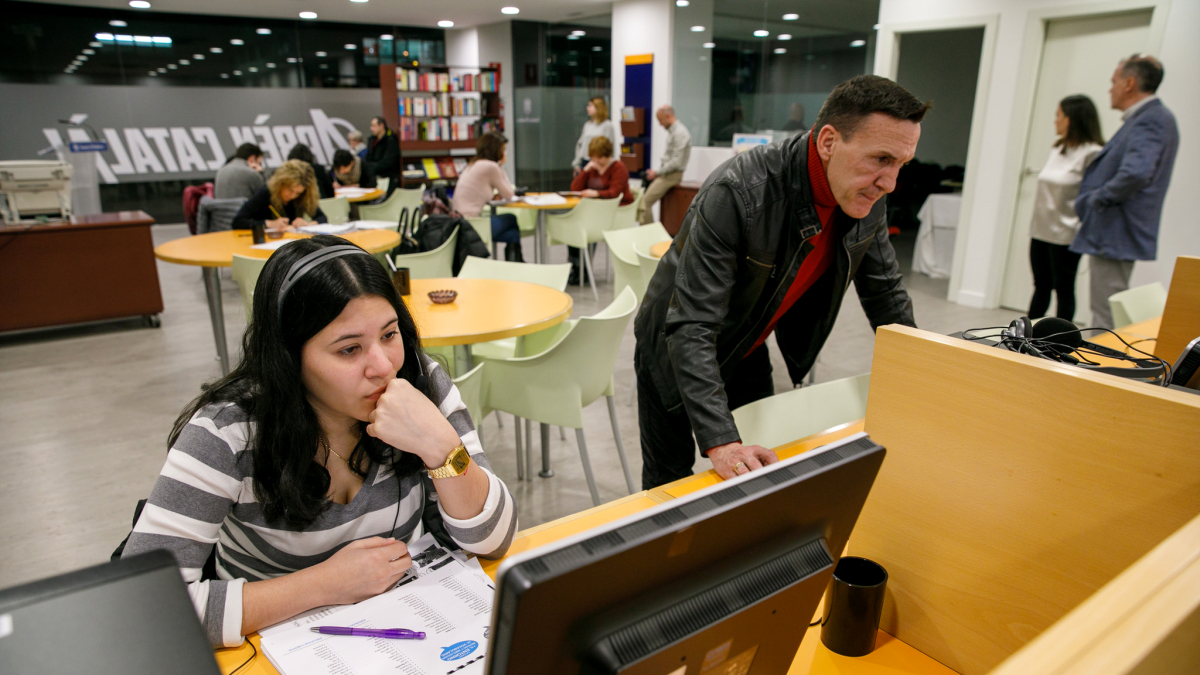 Assistents al centre de català d’Escaldes el dia que es va inaugurar.