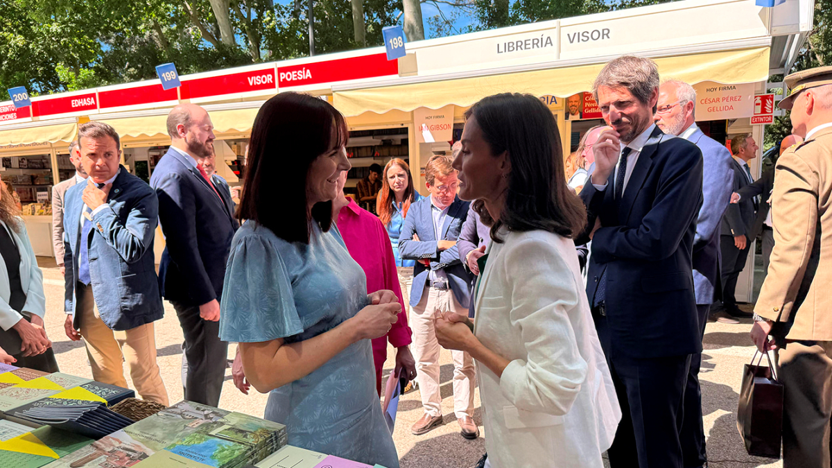 Bonell conversant amb la reina d’Espanya.