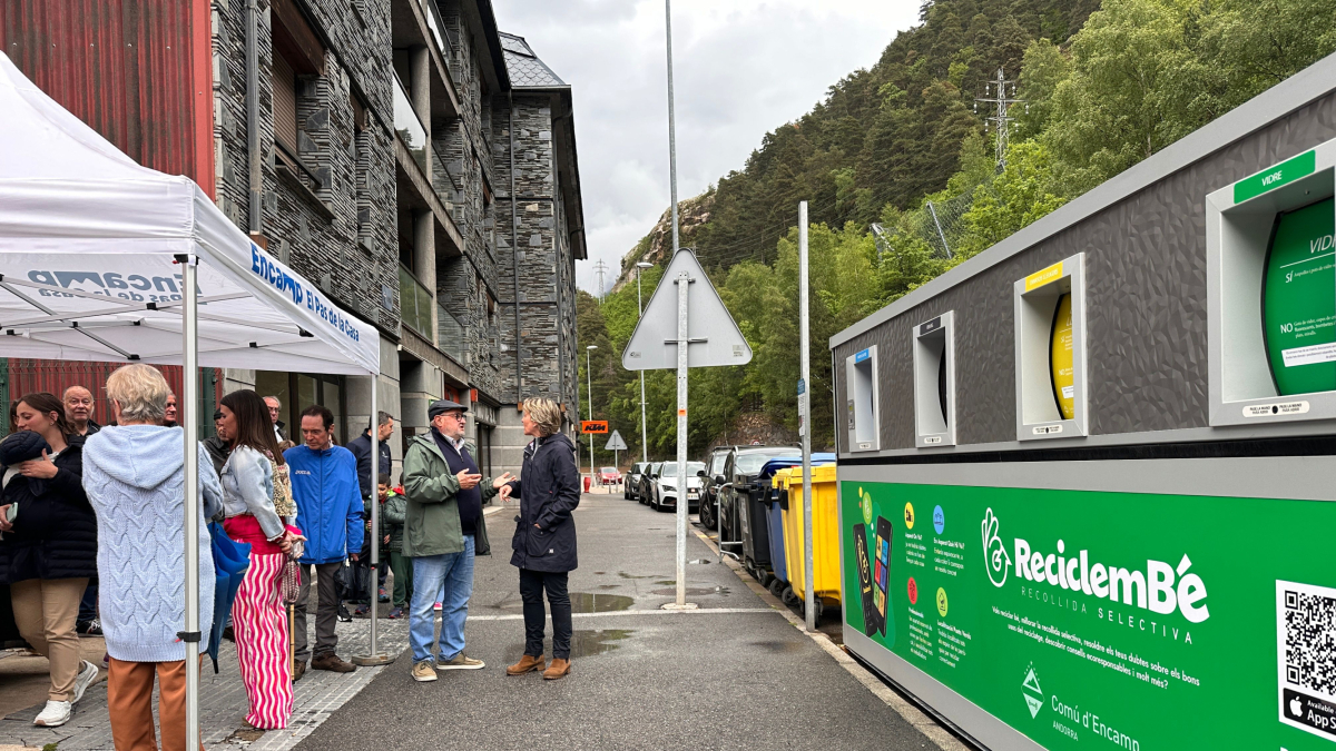 Un moment de la trobada entre representants del comú d'Encamp i els veïns de la Bartra.