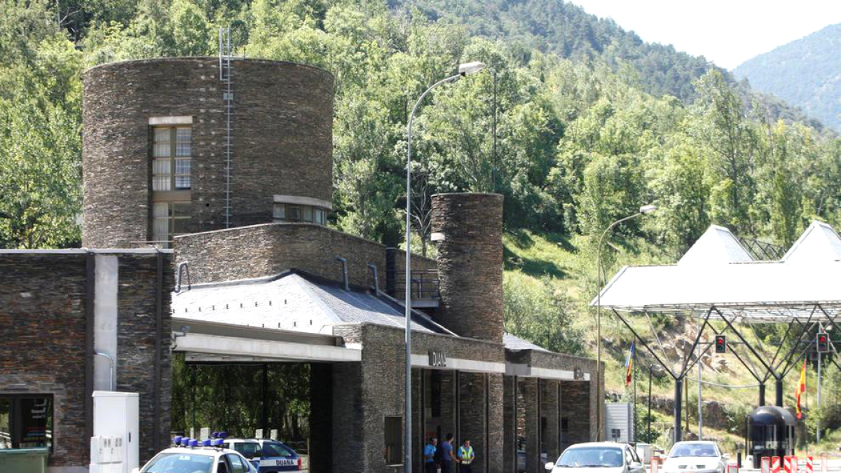 La duana del riu Runer.