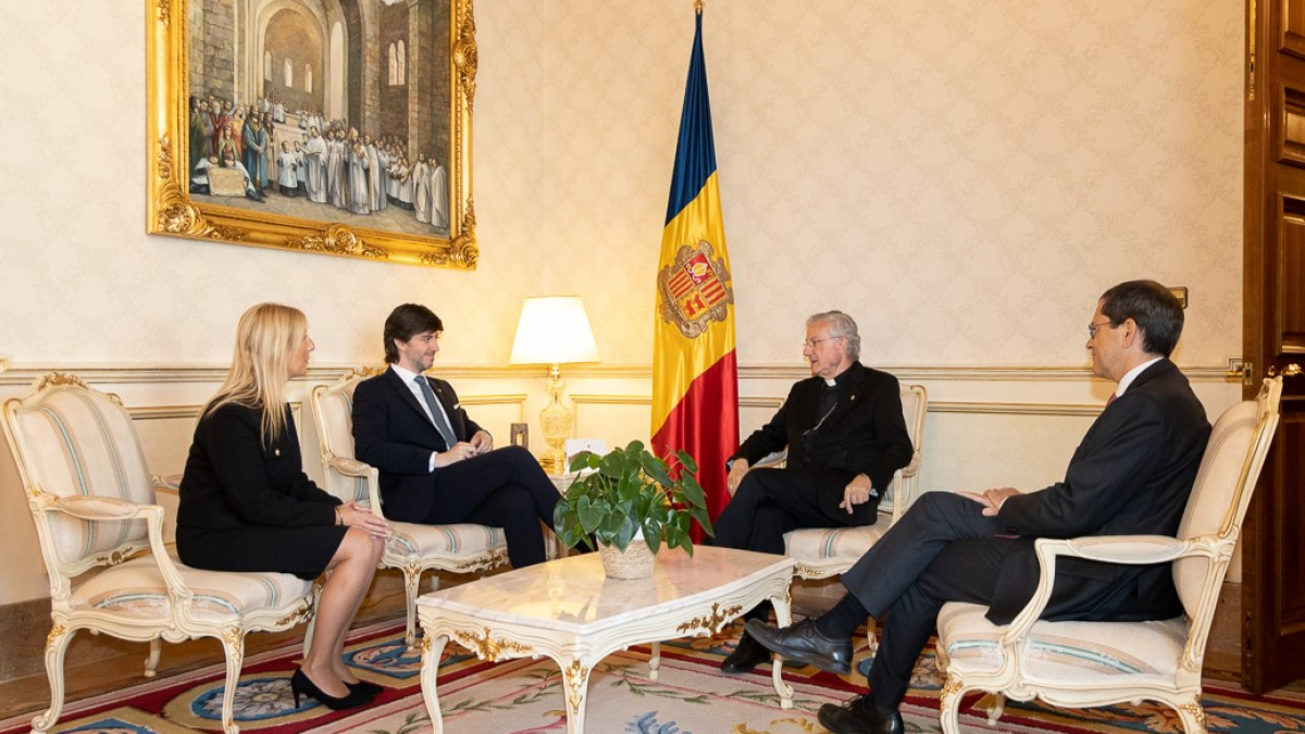 Joan-Enric Vives ha rebut els síndics en una trobada al Palau Episcopal