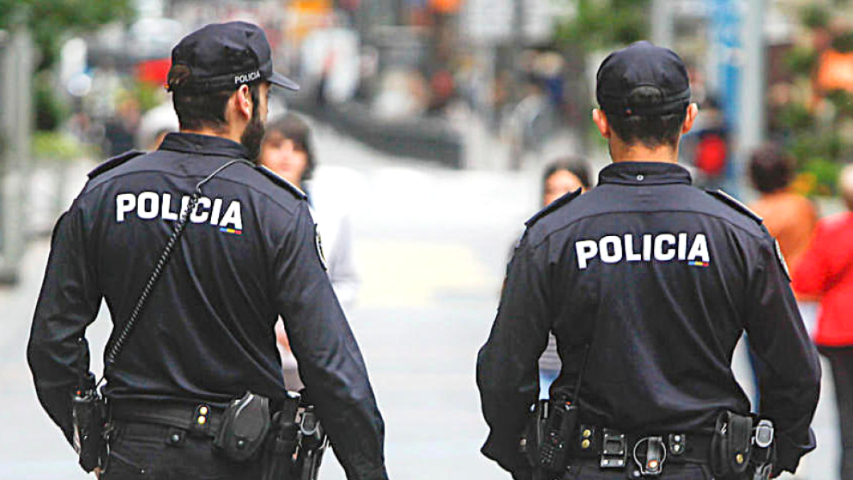 Dos agents de la policia.