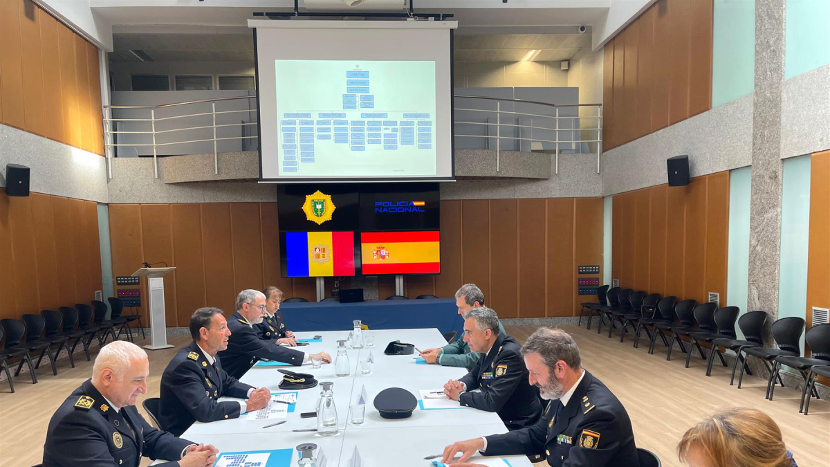 La reunió de càrrecs policials, ahir.
