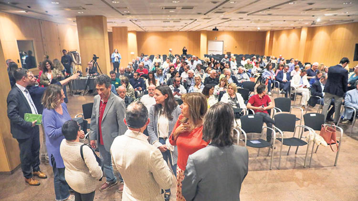 La darrera reunió pública sobre l’acord organitzada pel Govern.