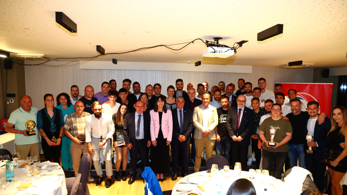 Els guardonats a la Nit del futbol.