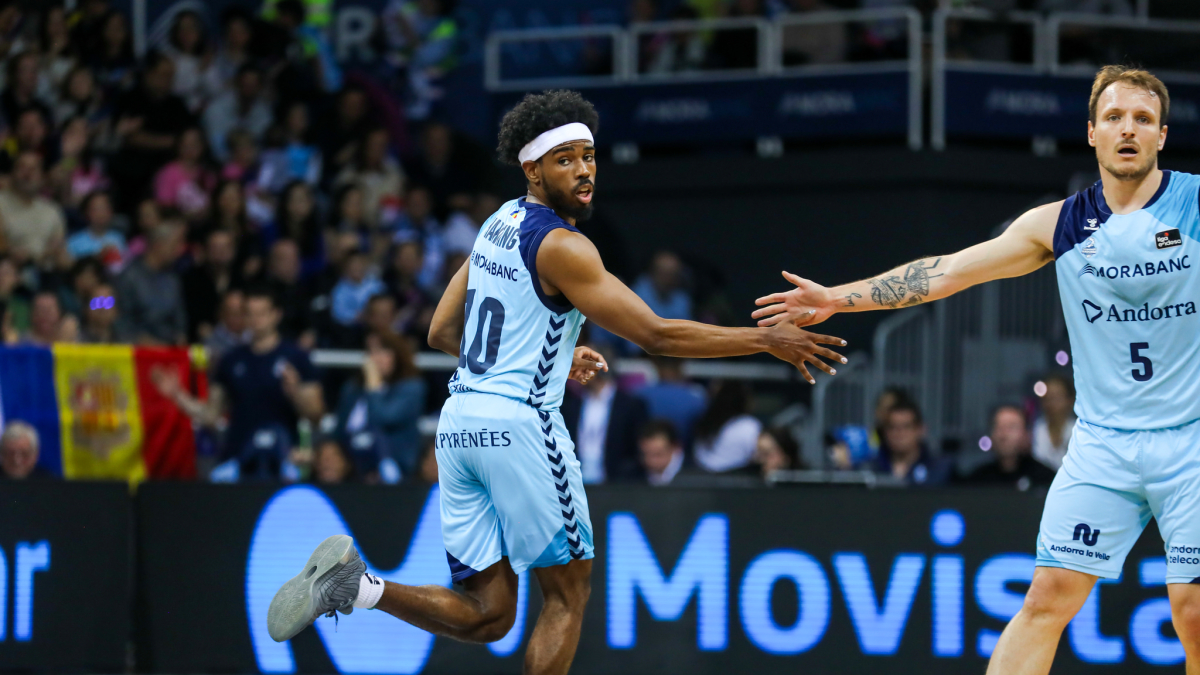 Duel del MoraBanc al Poliesportiu.