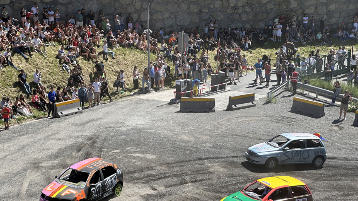 Alguns dels cotxes participants.