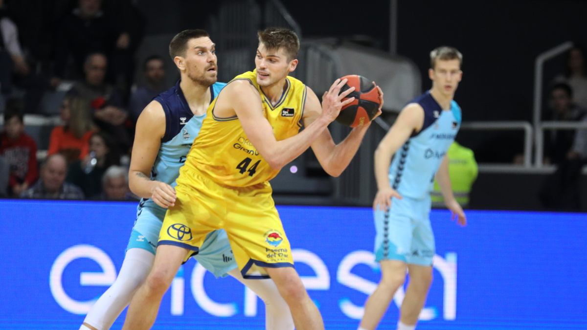 Lammers amb Maric, en el partit a Andorra.