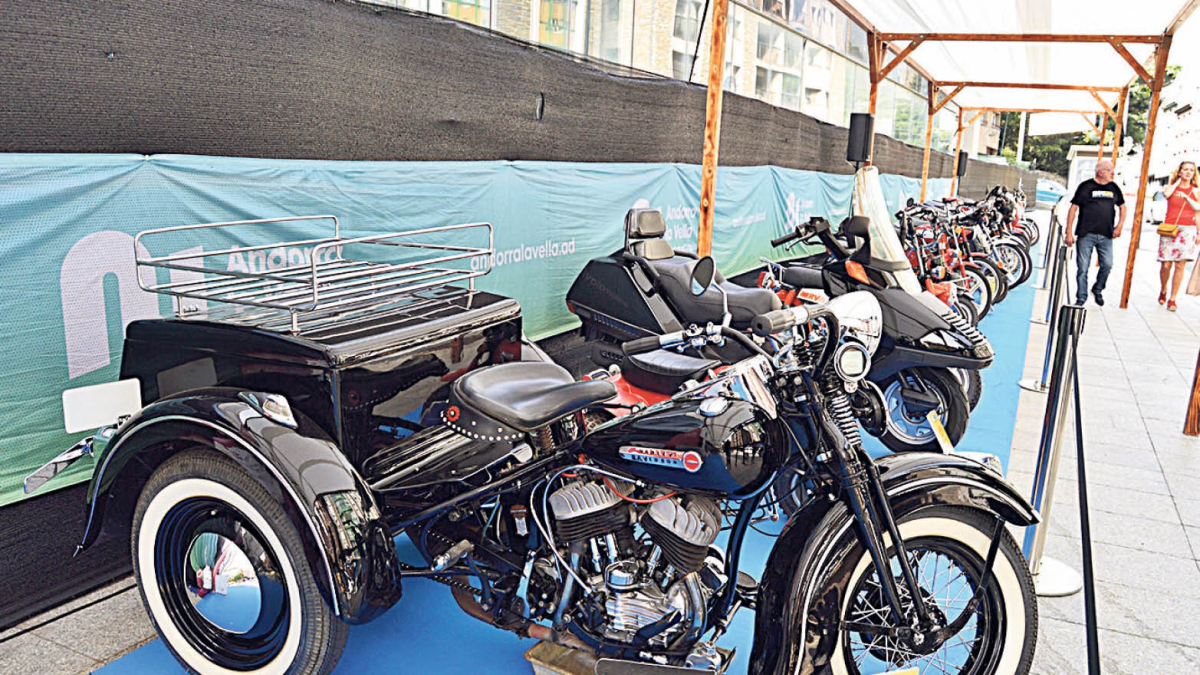 Motocicletes antigues exposades al Motand.