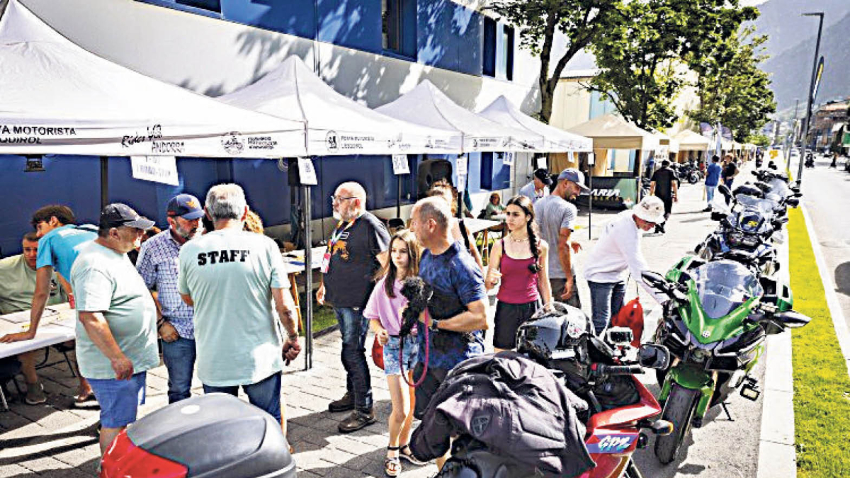 Assistents a la segona edició de la fira.
