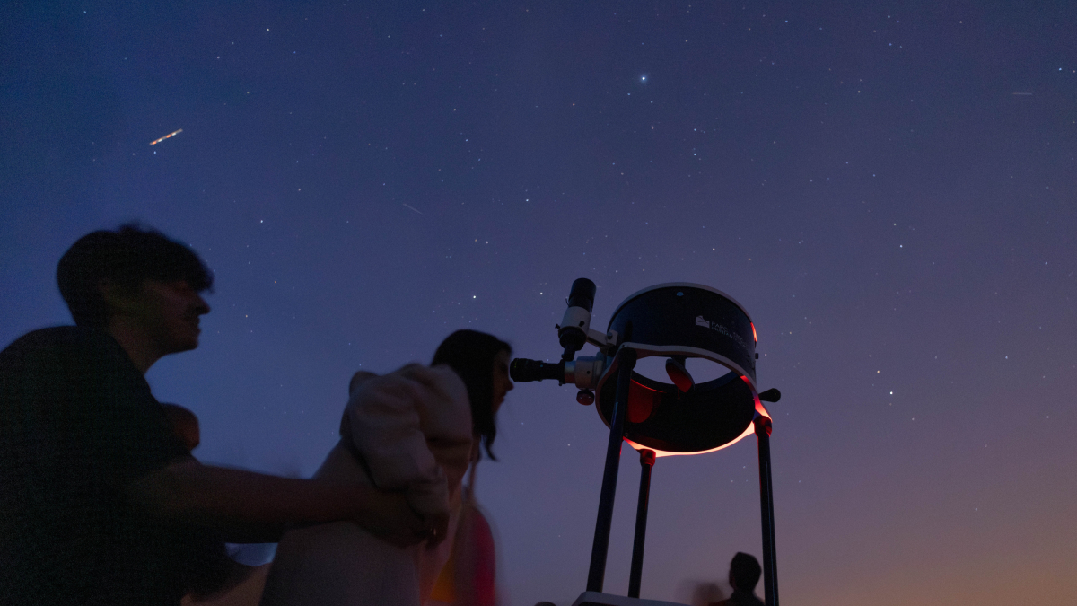 OBSERVACIÓ ASTRONÒMICA POPULAR AL MIRADOR DEL ROC DE LA SABINA A ARINSAL.
FOTO: EDUARD COMELLAS. 
COMÚ DE LA MASSANA. STARLIGHT.