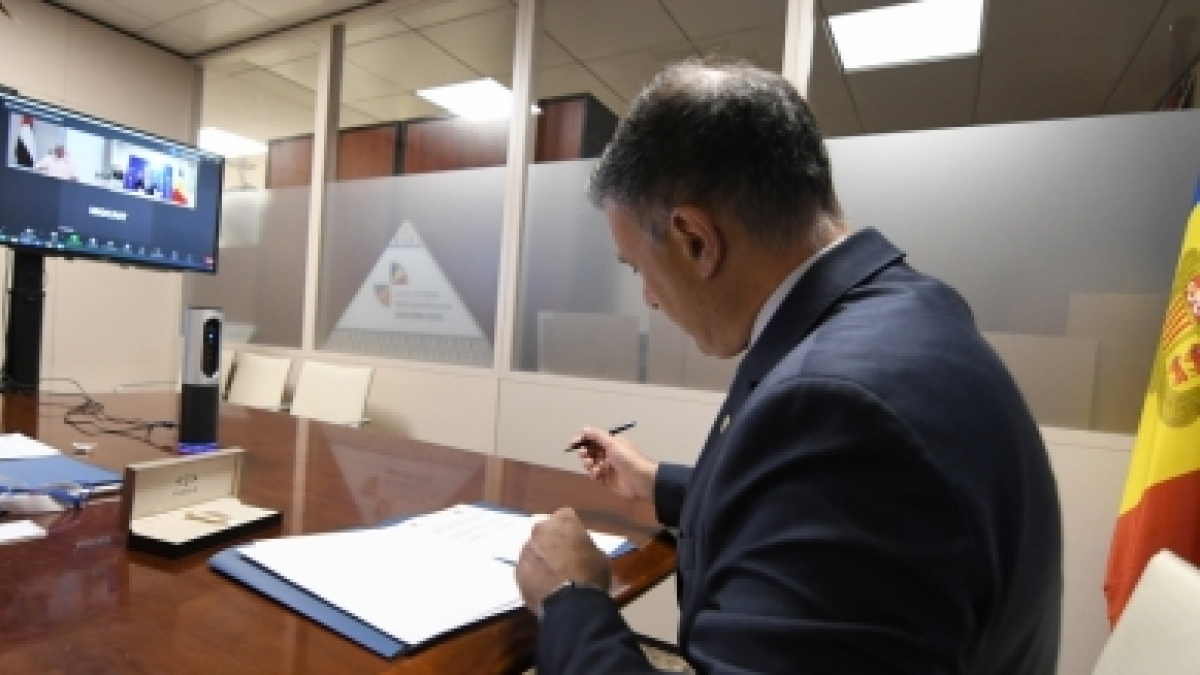 El secretari d’Estat de Transformació Digital i Telecomunicacions, Marc Rossell, durant la signatura del protocol d'entesa.