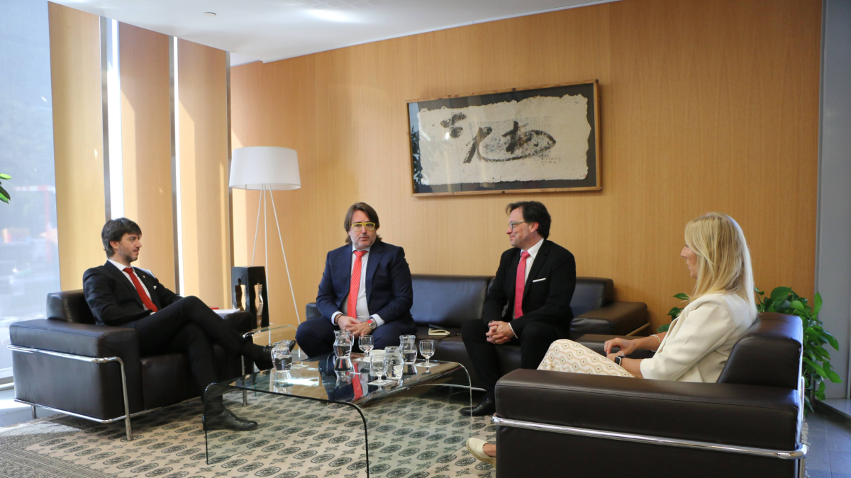 La reunió dels sóndics generals amb Naudi i Linares