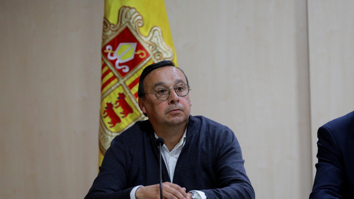Àlex Ruiz en una signatura a Govern.