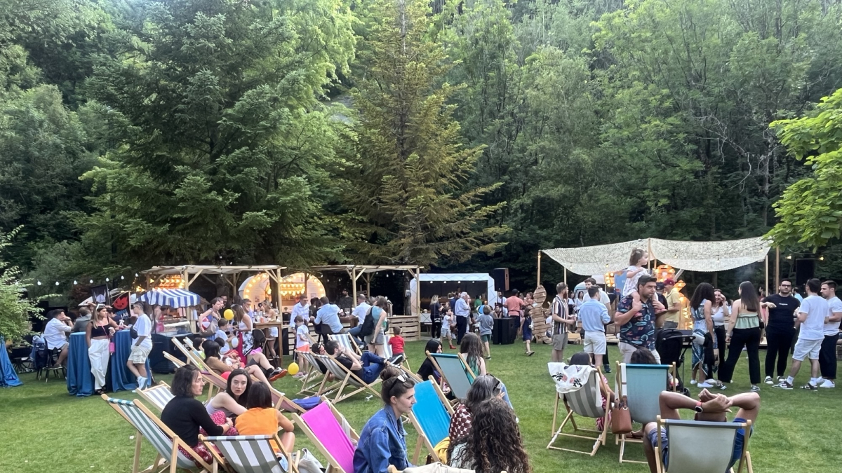 L'actuació de l'escriptora de micropoemea Ajo