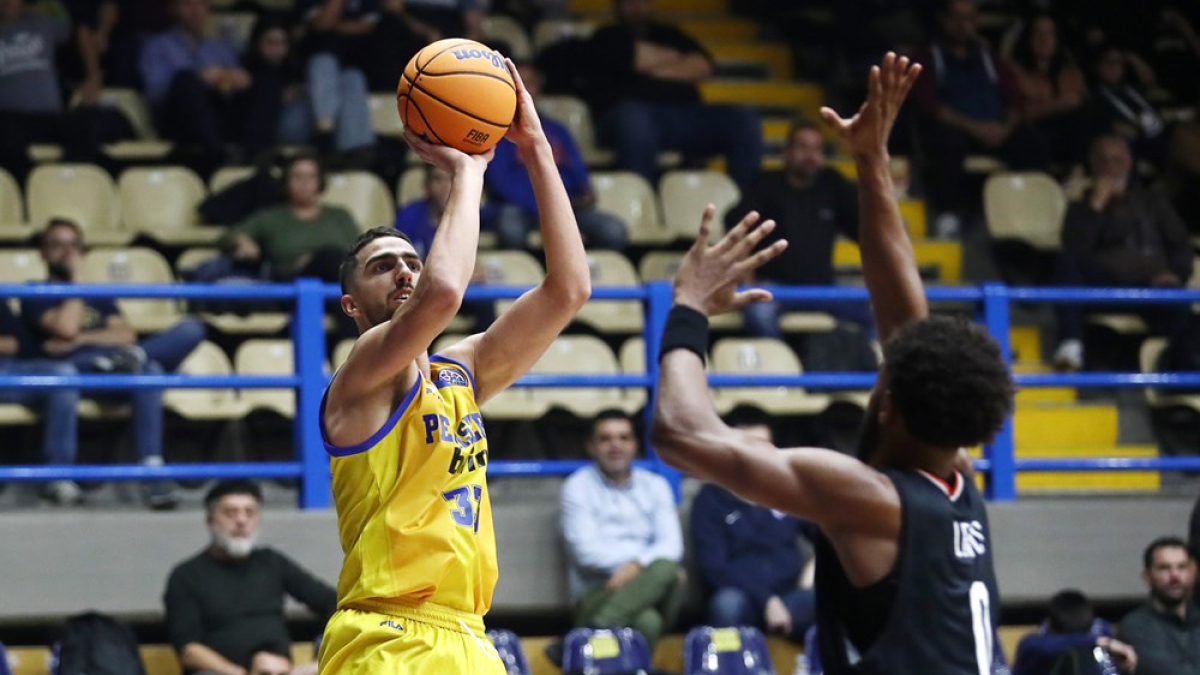 Nikos Chougkaz en un duel de la Champions League del curs passat.
