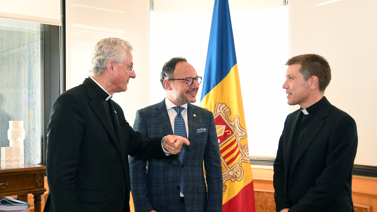 Espot amb l'actual Copríncep i el nou bisbe coadjuntor