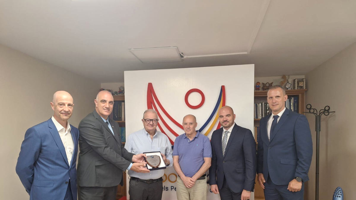 Les autoritats al COA.