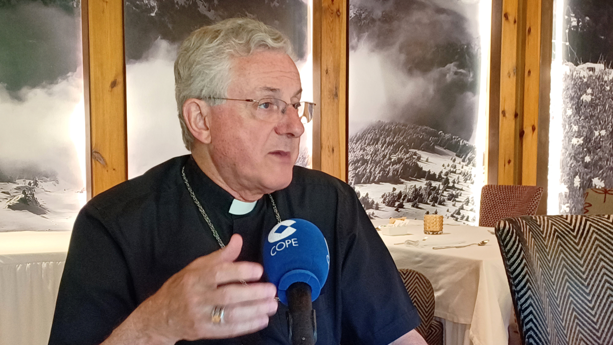 Vives durant l’entrevista radiofònica.