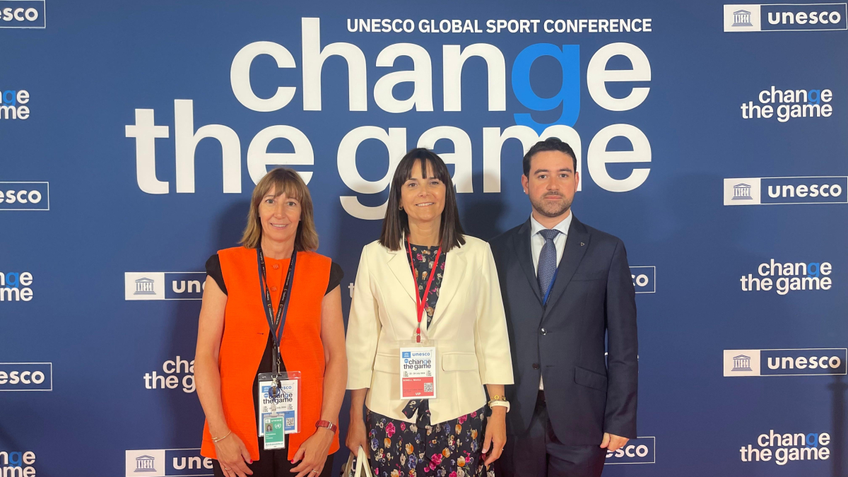 La ministra Mònica Bonell a la conferència mundial de l'esport a París