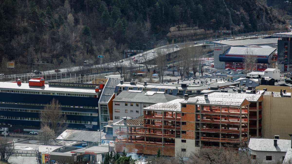 La capital busca el suport del Govern per aixecar els pisos d’El Cedre
Foto: Fernando Galindo