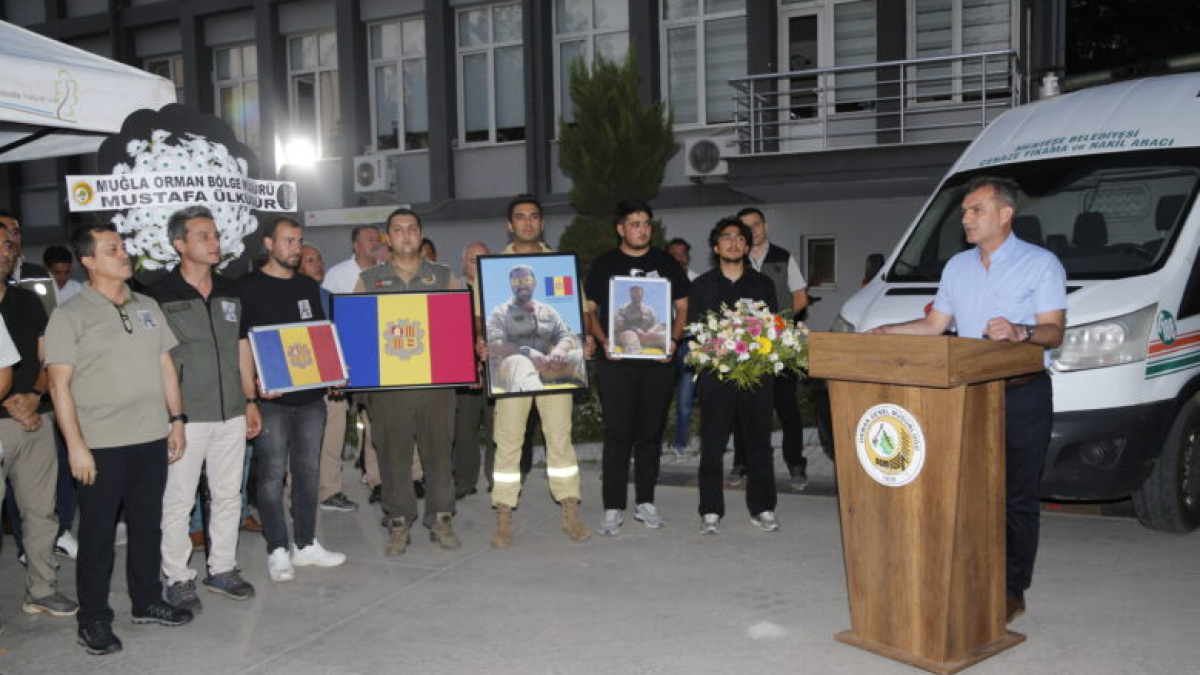 La cerimònia d’homenatge a Turquia.