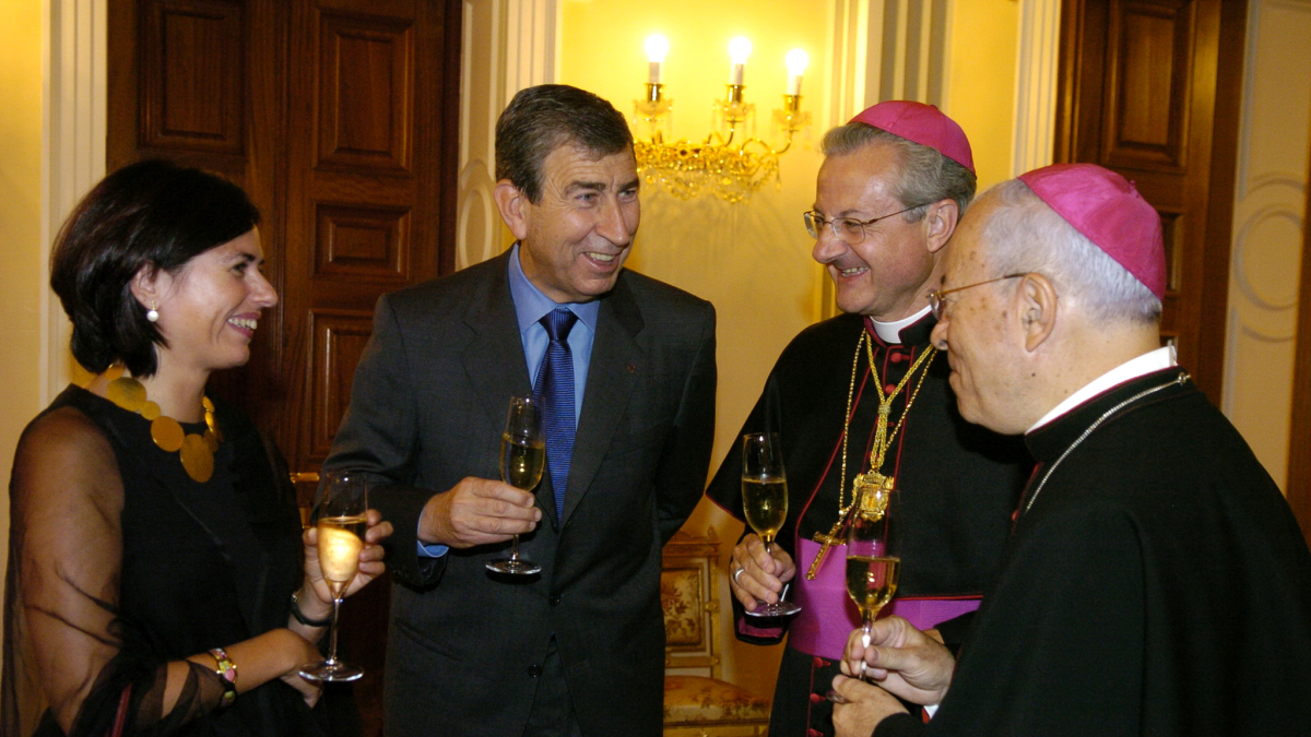 El copríncep Vives amb Albert Pintat i Meritxell Mateu.