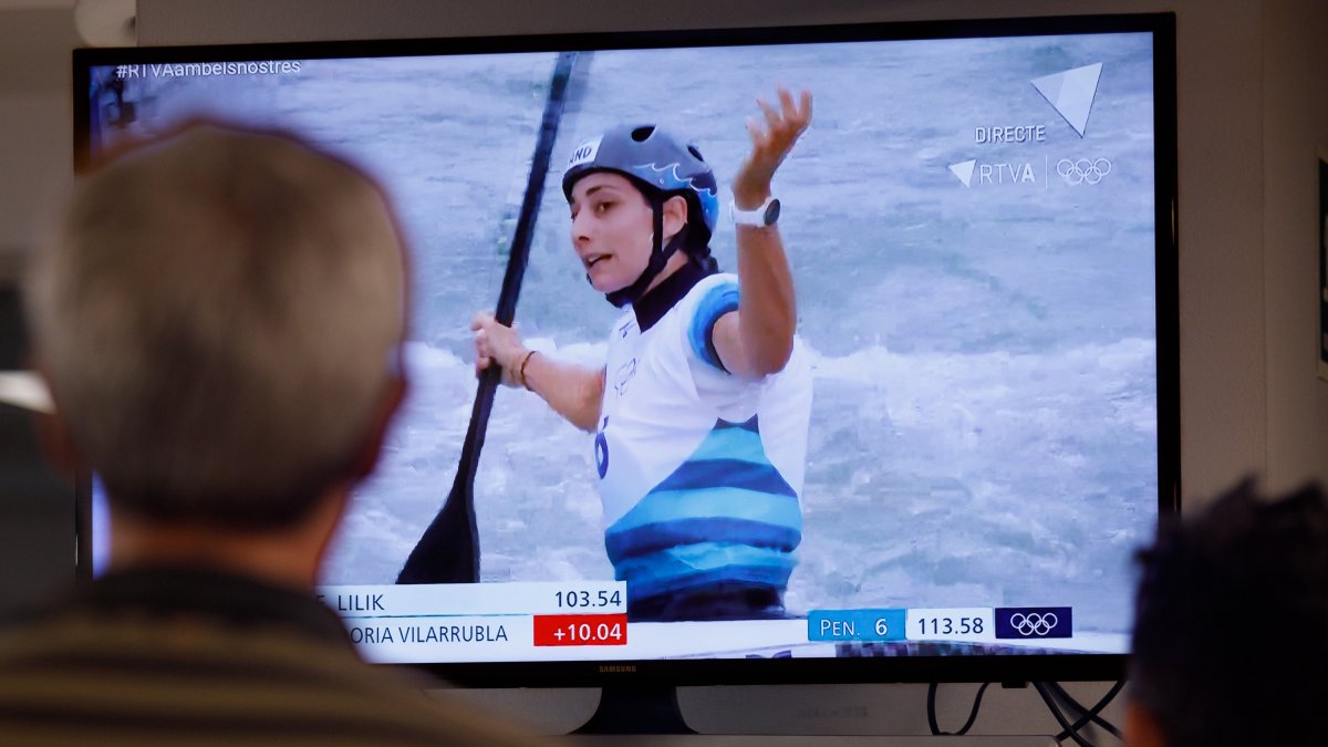 Mònica Doria es lamenta en arribar.