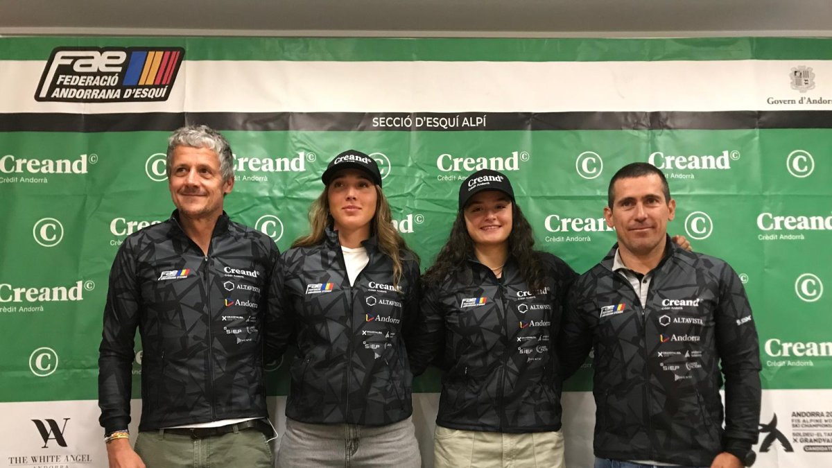 Carles Visa, Cande Moreno, Jordina Caminal i Xavier Bellsolà, ahir a la seu de la FAE.