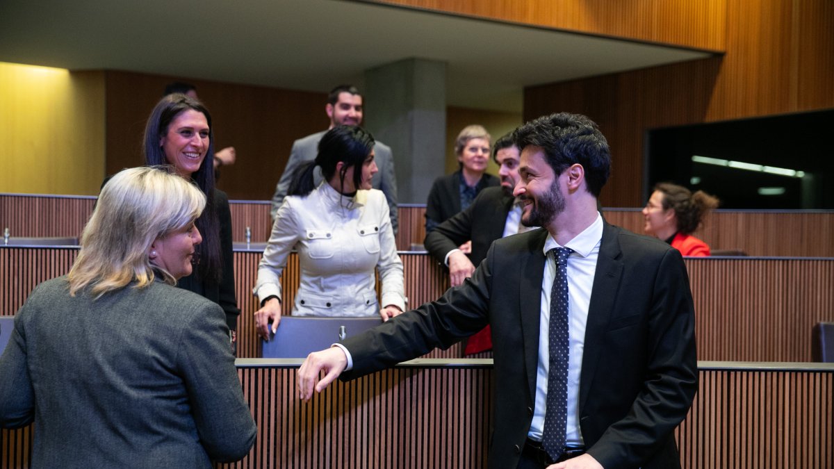 Les bancades dels tres partits de la minoria, en una sessió del Consell General.