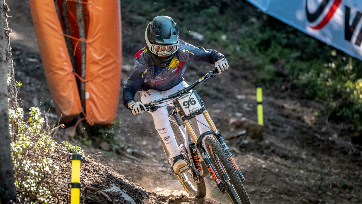 El rider Arnau Graslaub s'ha classificat per les finals del descens Elit