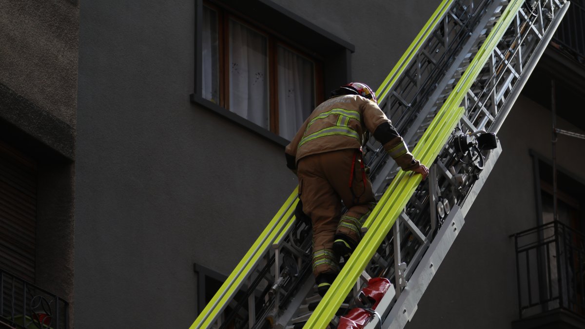 Un bomber en una intervenció.