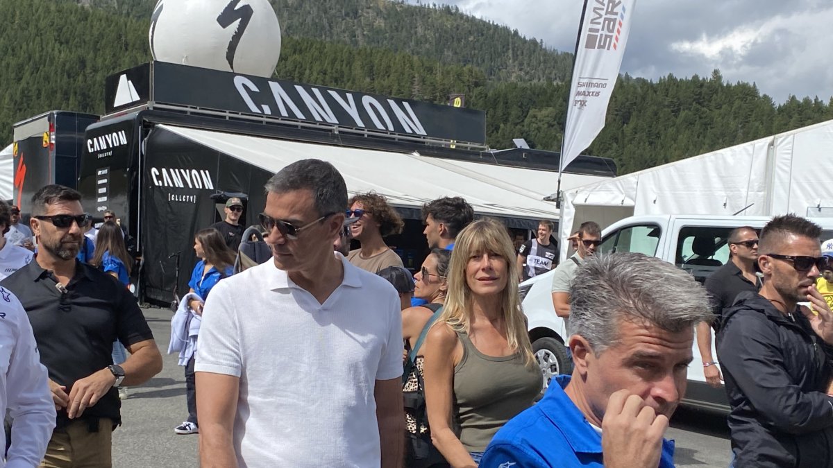 Sánchez i la seva dona, Begoña Gómez, al Mundial de BTT de Pal