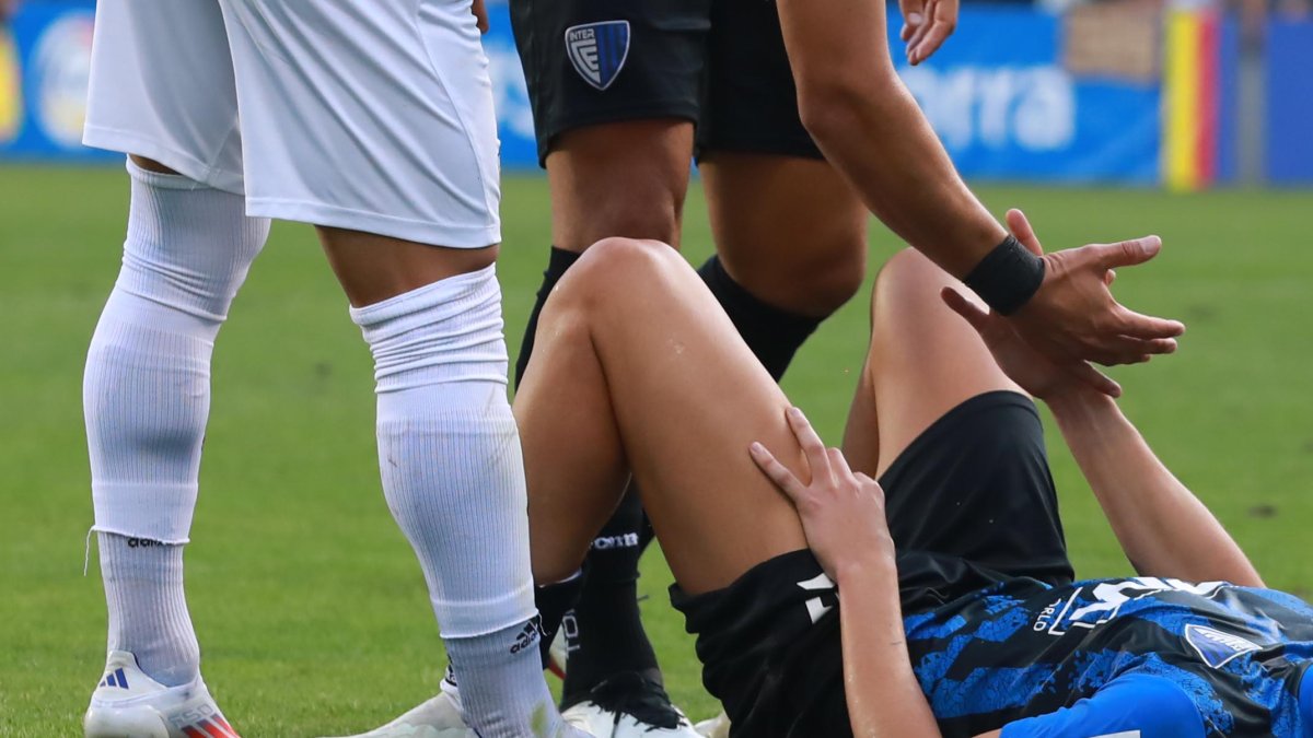 Un moment del partit de l'Inter Escaldes contra l'AEK d'Atenes