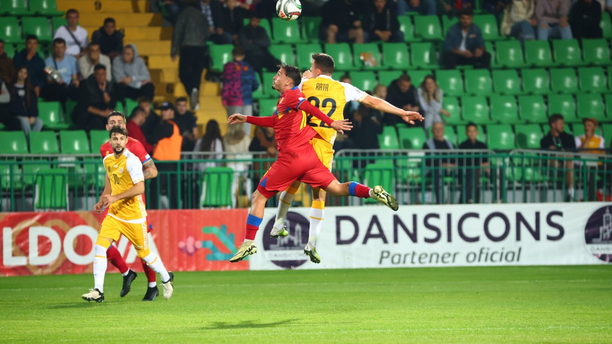Un moment del partit contra Moldàvia