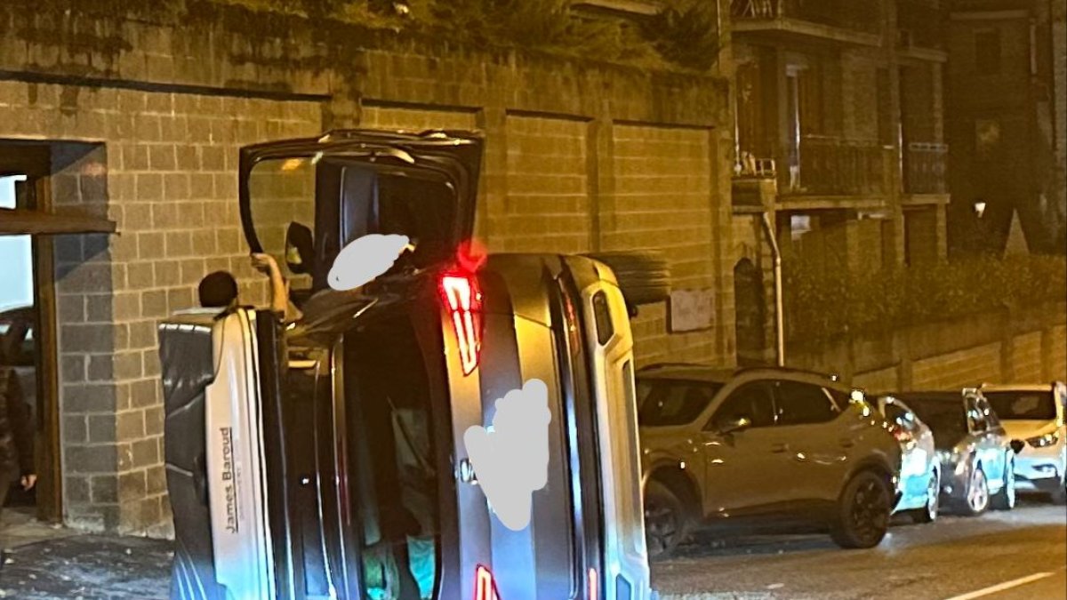 El vehicle bolcat a la carretera d'Anyós