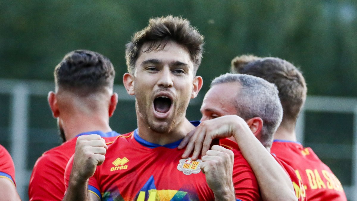 Berto celebra el primer gol