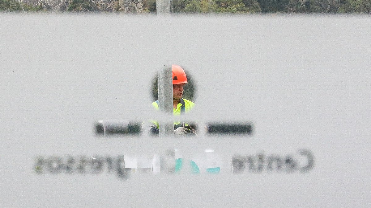 Un treballador del comú d’Andorra la Vella.