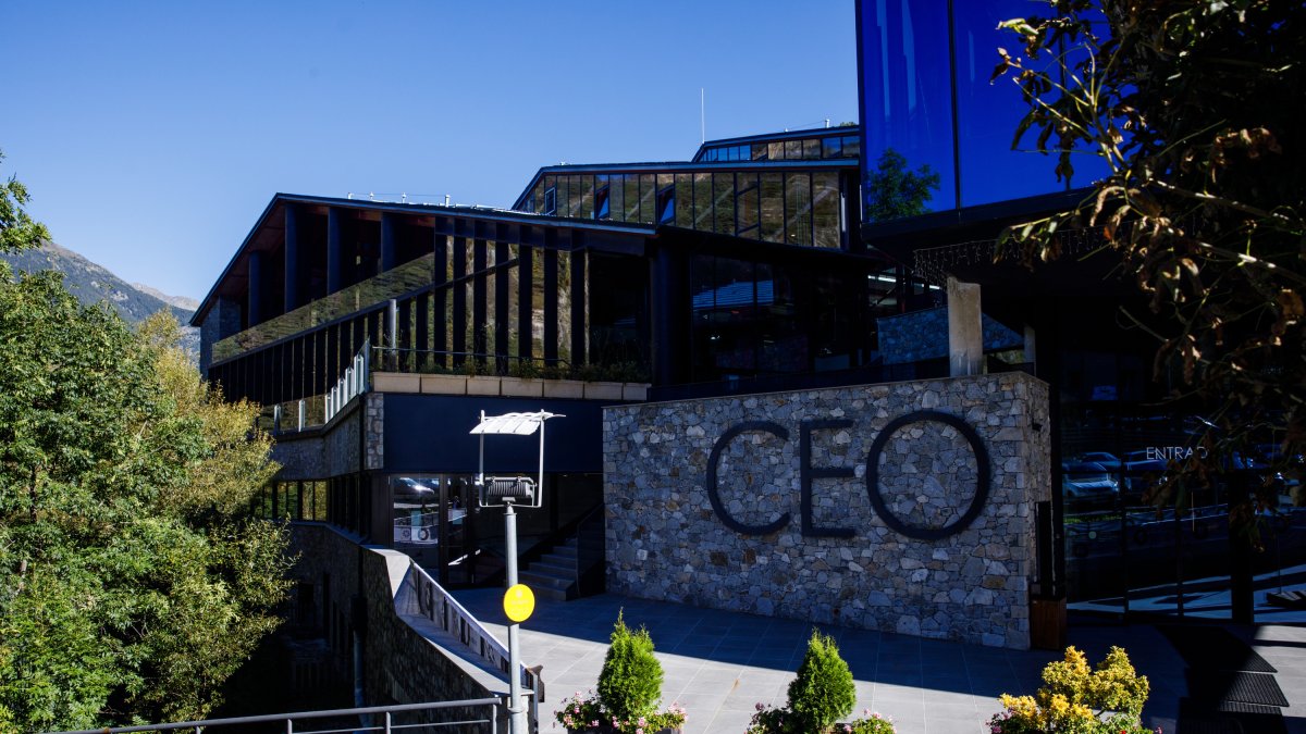 Façana del Centre Esportiu d'Ordino