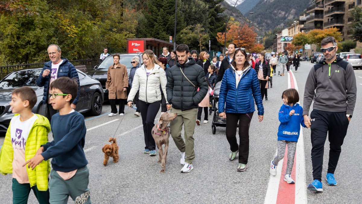Alguns dels assistents a la Marxa Popular, a la Massana