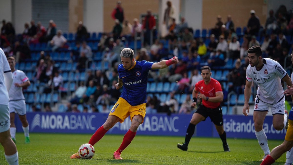 El tricolor Manu Nieto, en una acció durant la primera part del partit.