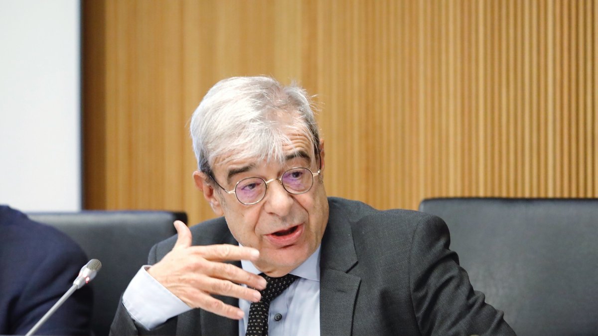 Ladislau Baró presentant les novetats del curs.